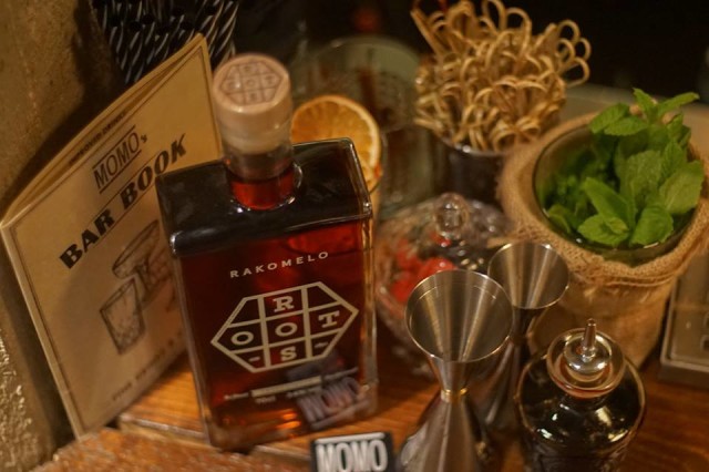 Low abv, Δημήτρης Ξέρικος, Momo Καλλιθέα