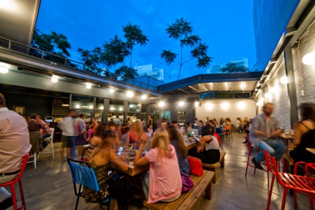 Σπίτι cocktail bar, Σίμος Ταγαράς