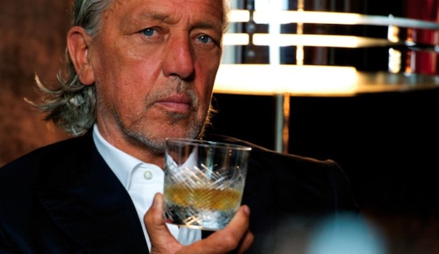 Hotel bar, Clumsies, Skinos, Schumann