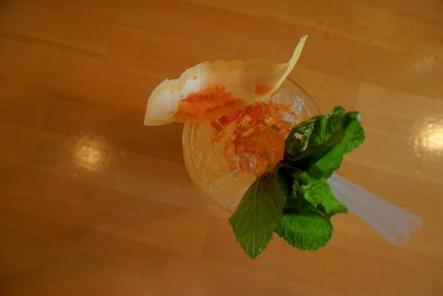 Ναυτάκι ζουμπουρλούδικο, Θείο Τραγί