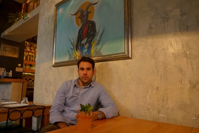 Ναυτάκι ζουμπουρλούδικο, Θείο Τραγί