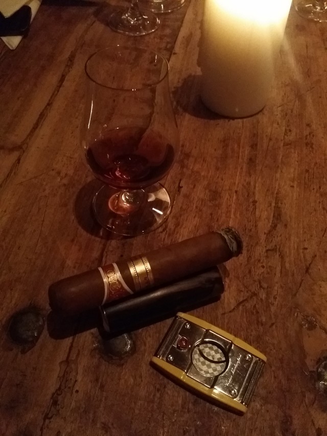 Πούρο, cigar, αλκοόλ
