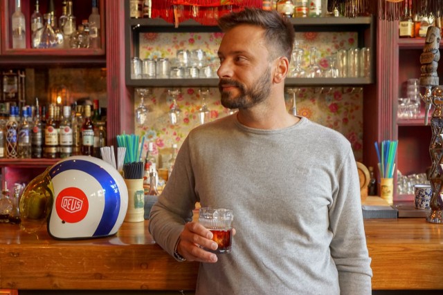 Mr. Peacock, Negroni