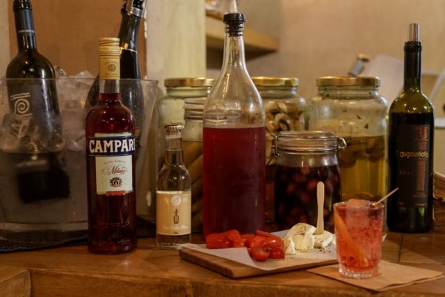 Spritz, Αρτέμης, Τάκης