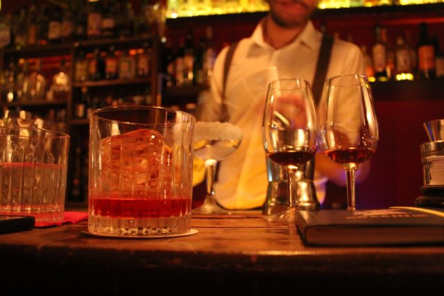 Ρώμη, μπαρ, λόγοι που ο καλεσμένος θα γυρίσει πίσω το ποτό του