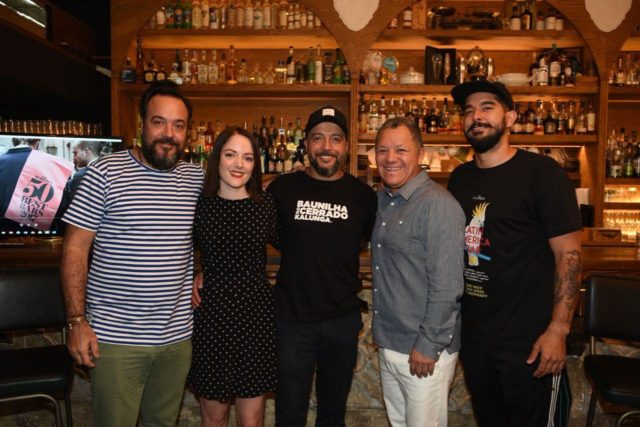 στρογγυλή τράπεζα, Clumsies, Latin America Bar