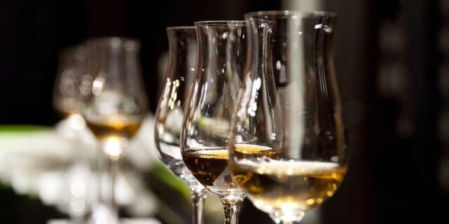 ελληνικά αλκοολούχα προϊόντα