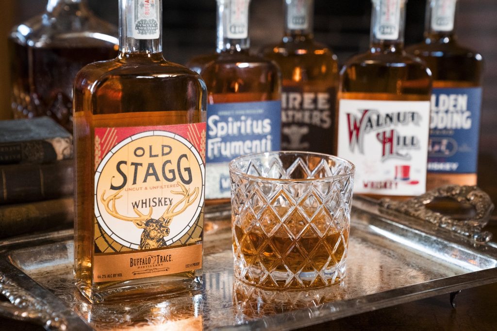 Το αποστακτήριο Buffalo Trace αναδημιουργεί πέντε ουίσκι από την ...