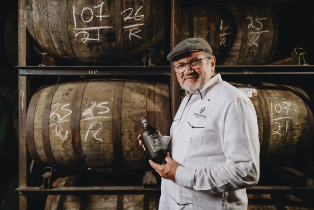 Nelson Hernandez, Diplomatico