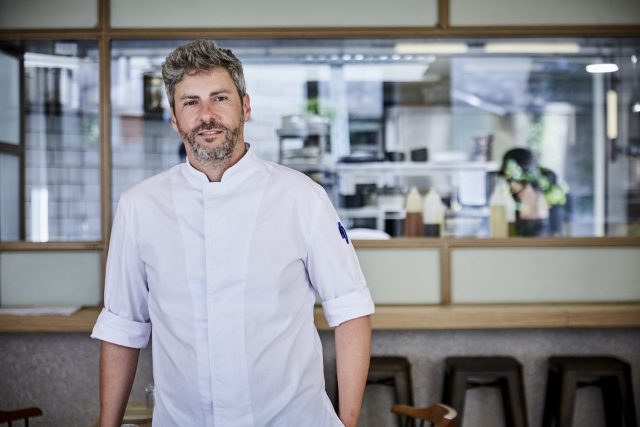 Μανώλης Παπουτσάκης, υφή στο στόμα