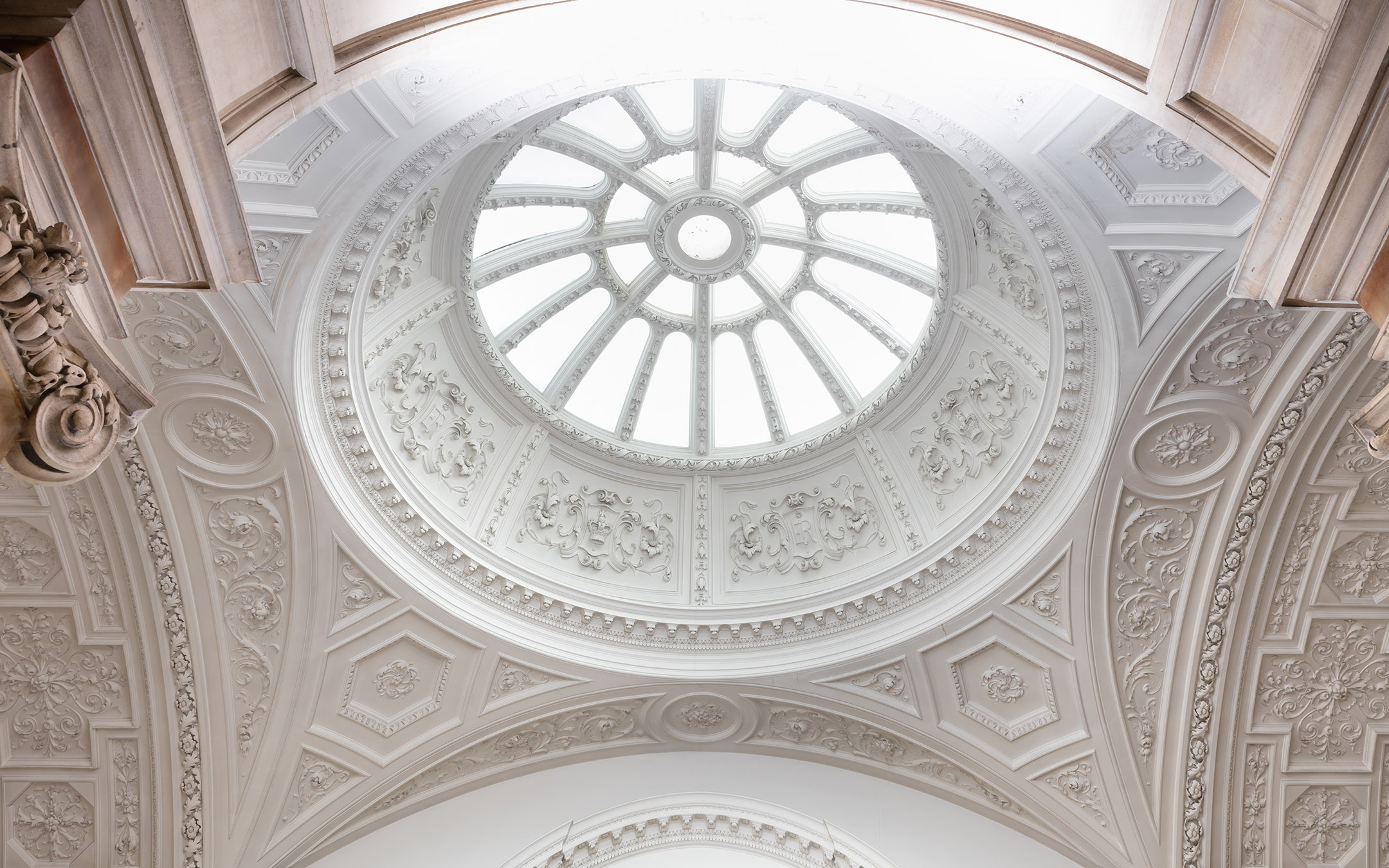 Τσόρτσιλ, Raffles Hotel at the OWO
