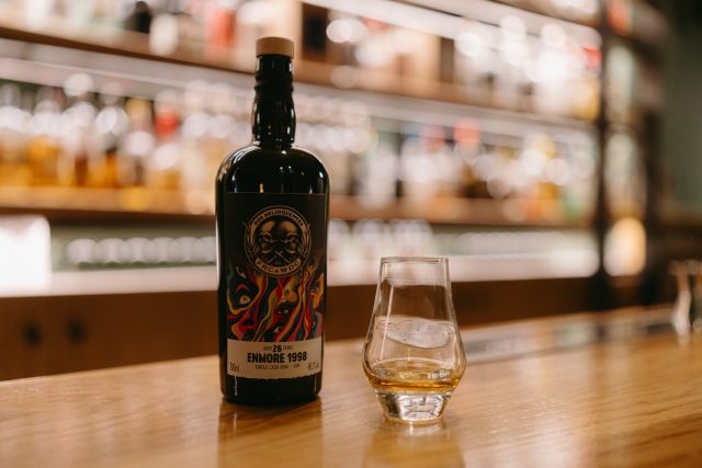 Enmore 1998, Dos Delinquentes